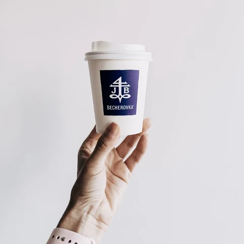 Becherovka | referenzen - bedruckte Becher | takeawaycup.at