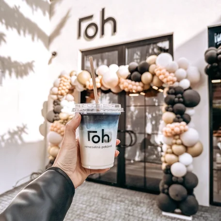 Designbecher zum Mitnehmen mit Aufdruck | roh | takeawaycup.at