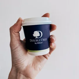 Double tree by Hilton becher zum mitnehnem | referenzen | takeawaycup.at