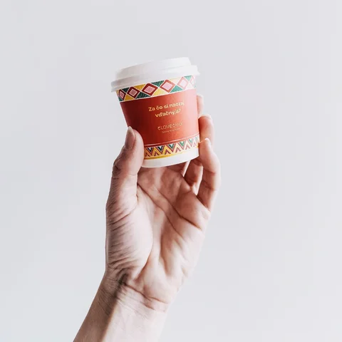 Menschlichkeit - das Spiel | referenzen - bedruckte Becher | takeawaycup.at