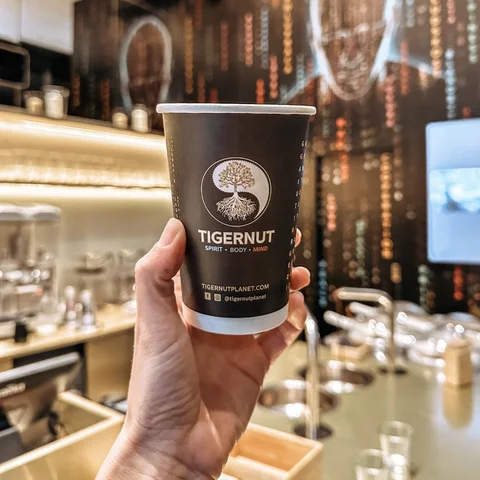 Tigernut planet | referenzen - bedruckte Becher | takeawaycup.at